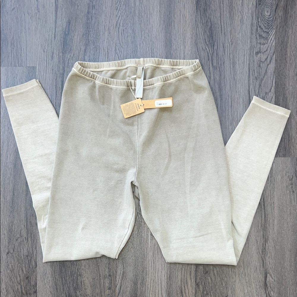 NWT Skims Outdoor DESERT Leggings